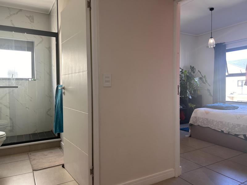 To Let 1 Bedroom Property for Rent in Sandown Western Cape